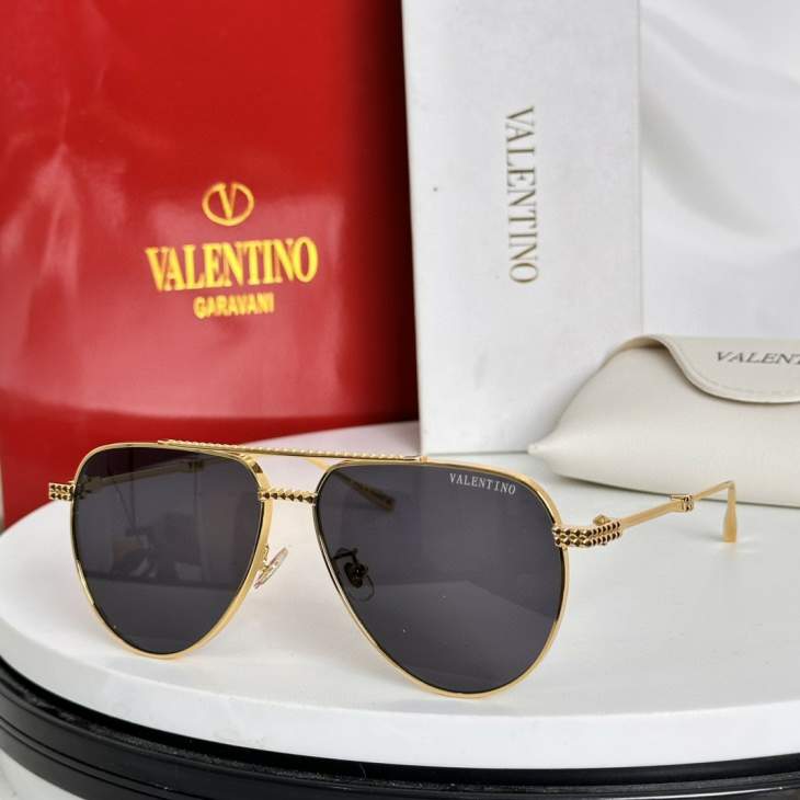 Picture of Valentino Sunglasses _SKUfw66051132fw